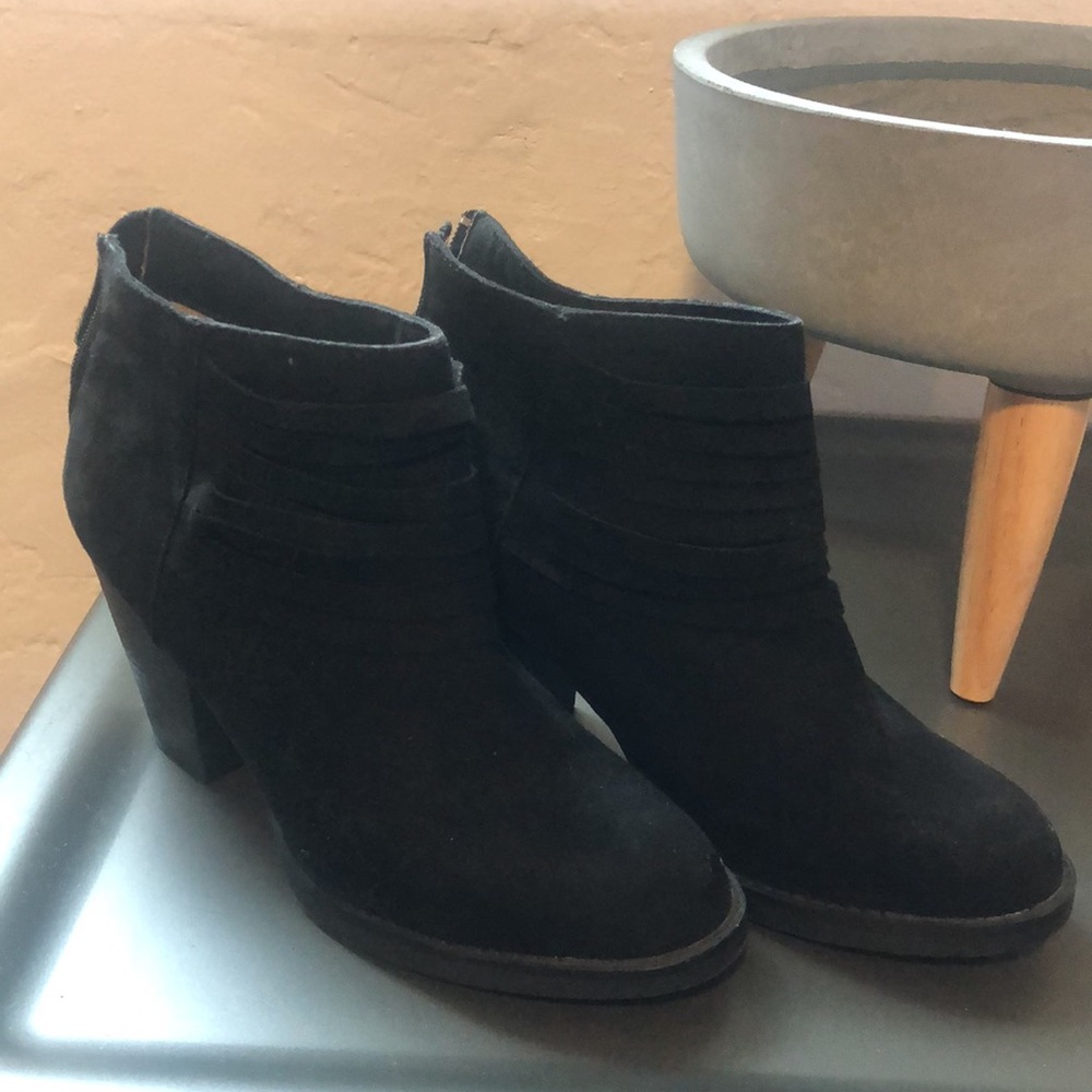 BC Booties Size 9 in black. Barely used
